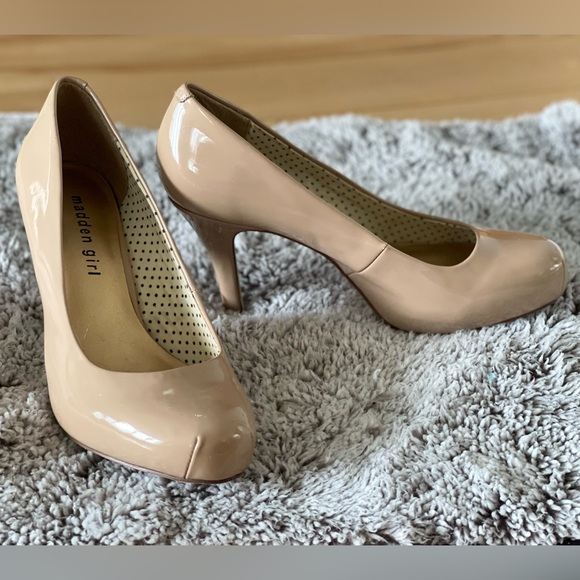 Madden Girl patent nude Getta pumps, 6.5, excellent condition - Picture 8 of 10